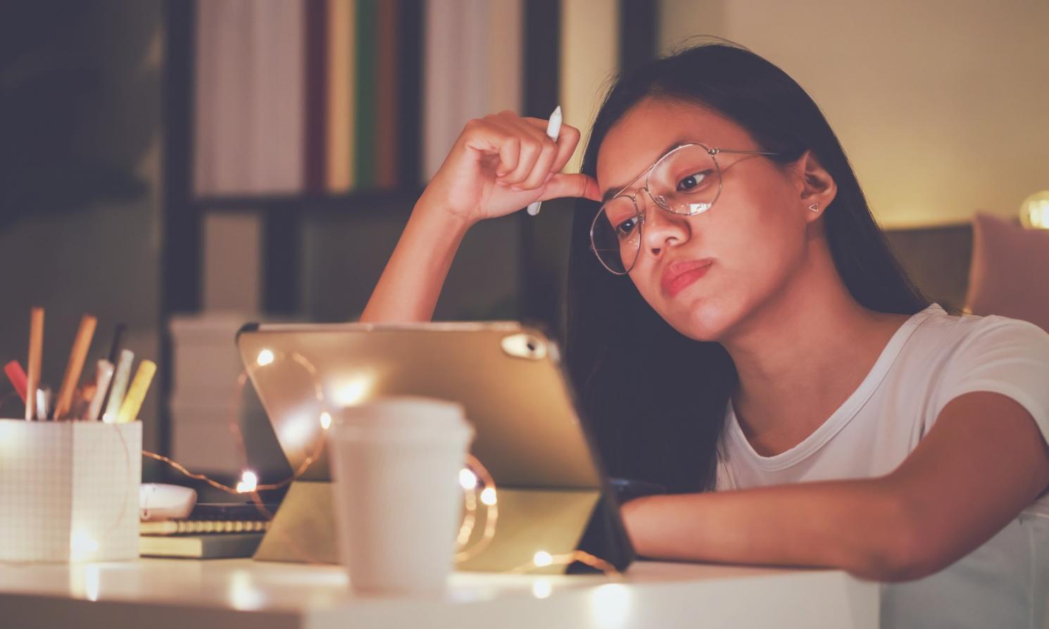 Χώρος με εργαλεία και υλικά για την εκτέλεση online projects