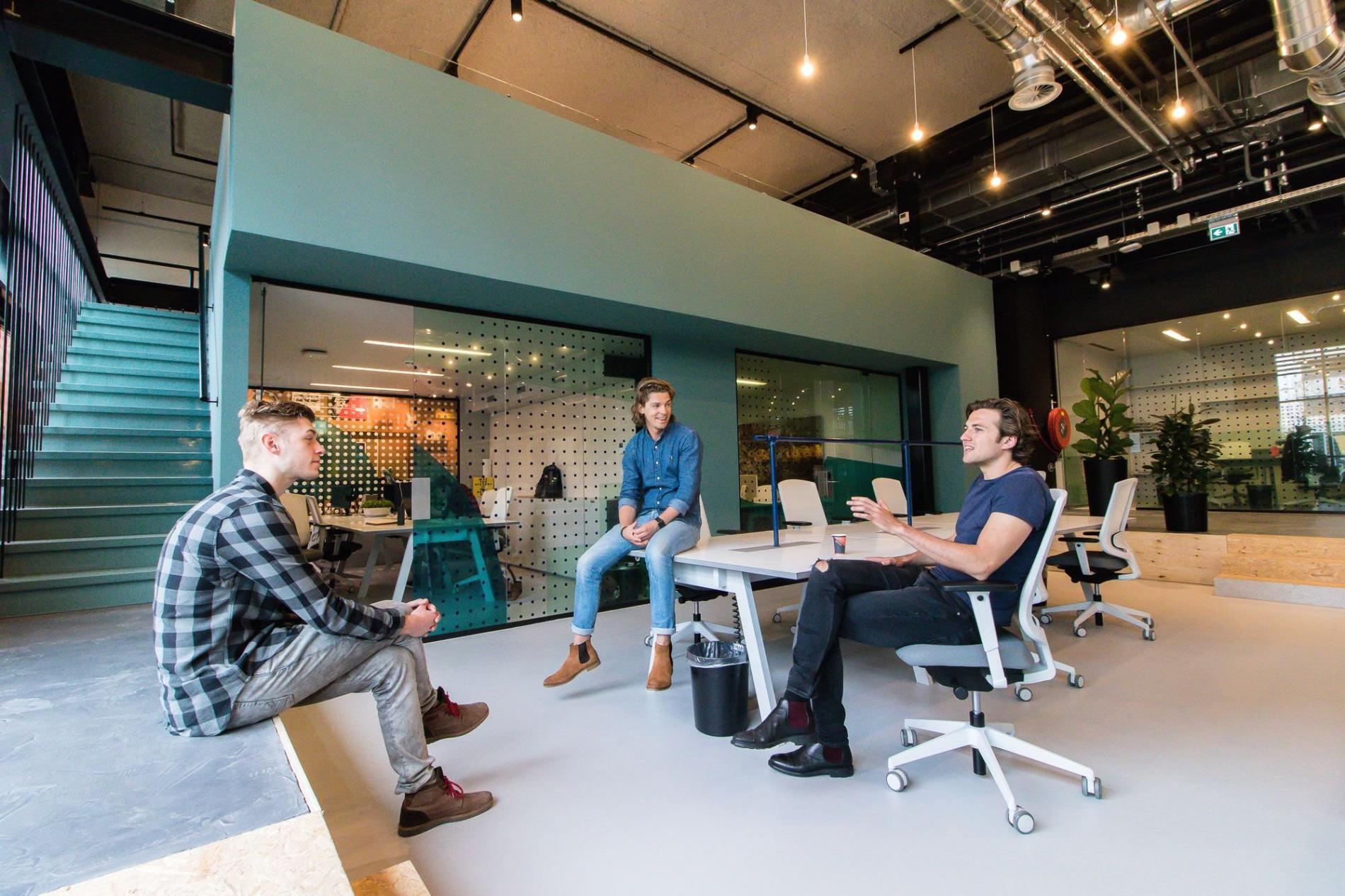 Περιβάλλον ανάπτυξης κώδικα και εργαλεία για την δημιουργία ψηφιακών προϊόντων